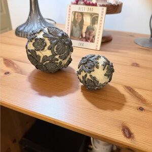 Set of Decorative Floral Accent Spheres in Cream and Gray - Home Accents